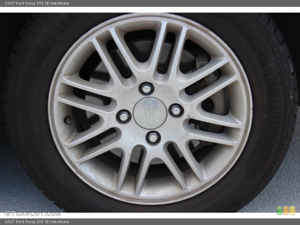 2007 Ford Focus ZX5 SE Hatchback Wheel and Tire Photo #86889819