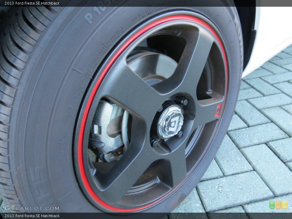 2013 Ford Fiesta Custom Wheel and Tire Photo #87288919