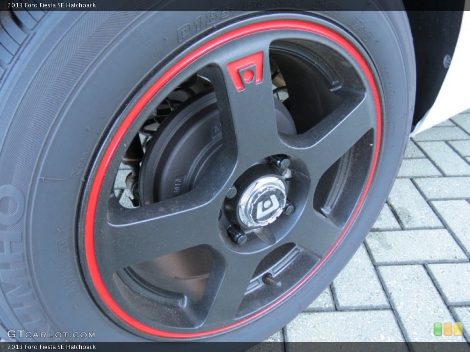 2013 Ford Fiesta Custom Wheel and Tire Photo #87289101
