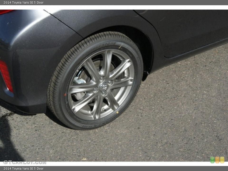 2014 Toyota Yaris SE 5 Door Wheel and Tire Photo #87296118