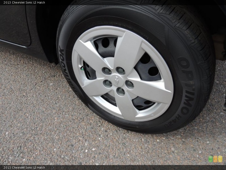 2013 Chevrolet Sonic LS Hatch Wheel and Tire Photo #87326854