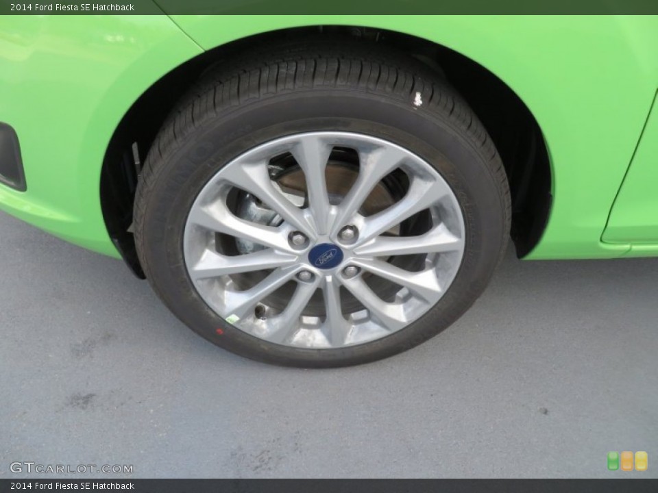 2014 Ford Fiesta SE Hatchback Wheel and Tire Photo #87602632