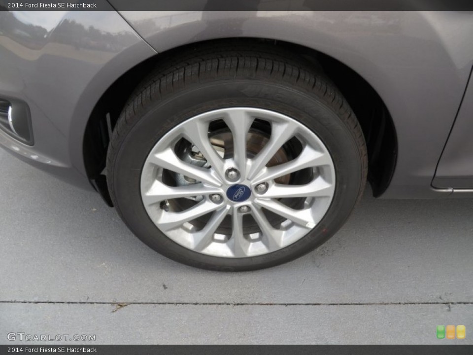 2014 Ford Fiesta SE Hatchback Wheel and Tire Photo #87742194
