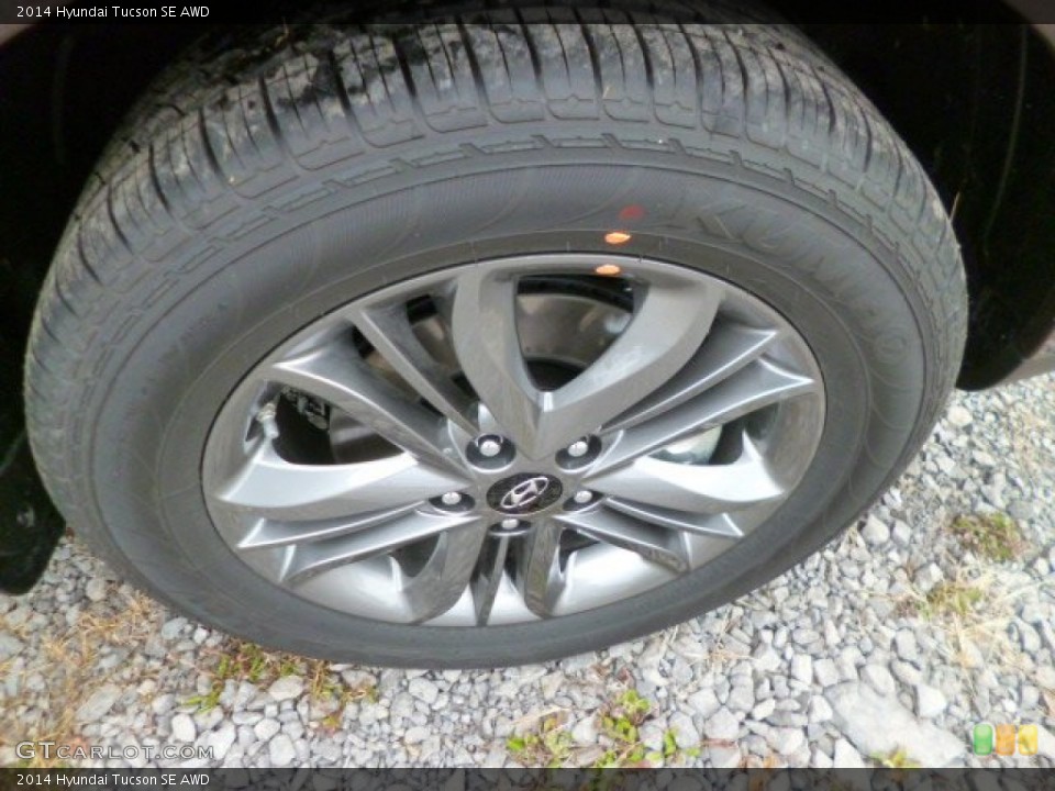 2014 Hyundai Tucson SE AWD Wheel and Tire Photo #87836141