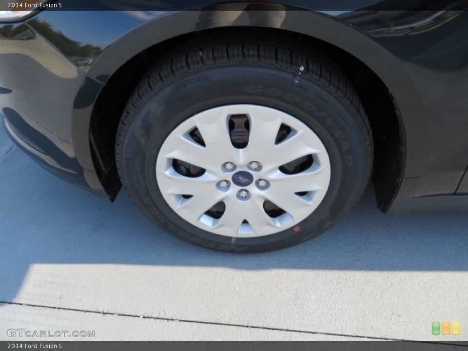 2014 Ford Fusion S Wheel and Tire Photo #87843275