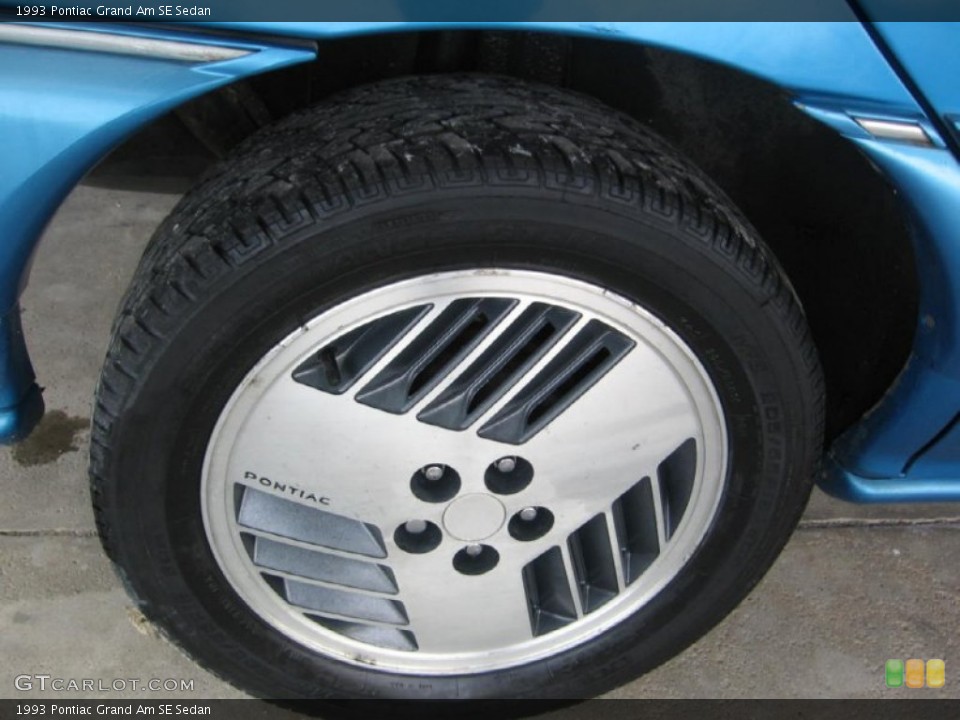 1993 Pontiac Grand Am SE Sedan Wheel and Tire Photo #88035533