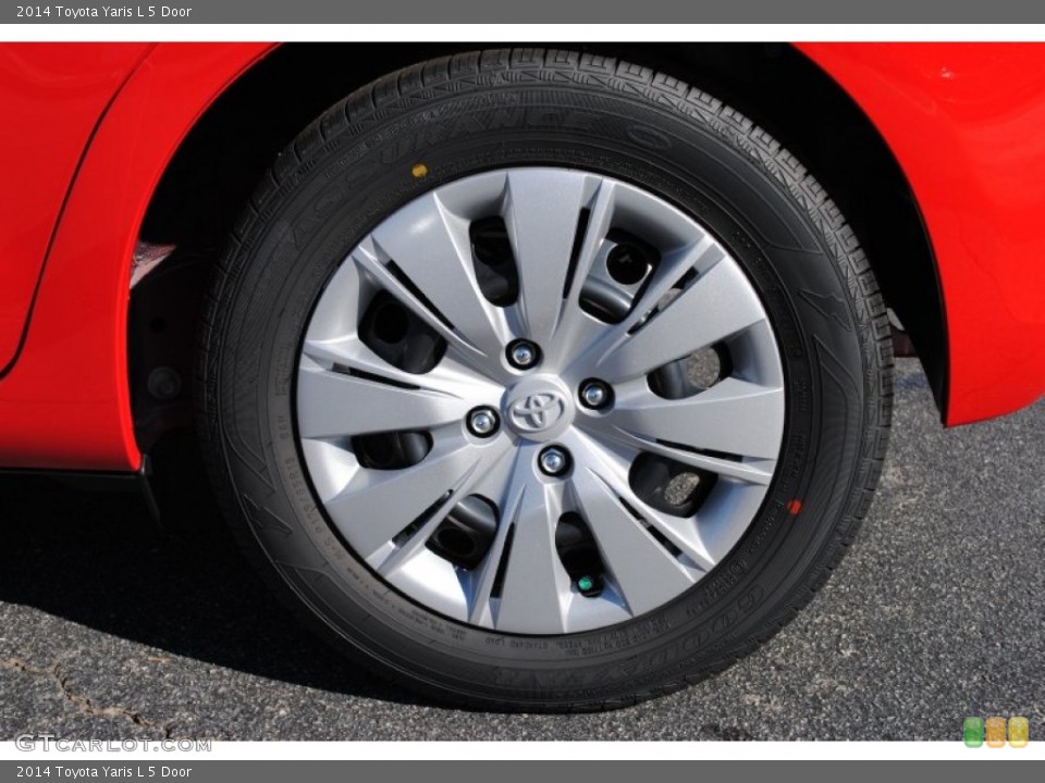 2014 Toyota Yaris L 5 Door Wheel and Tire Photo #88078194