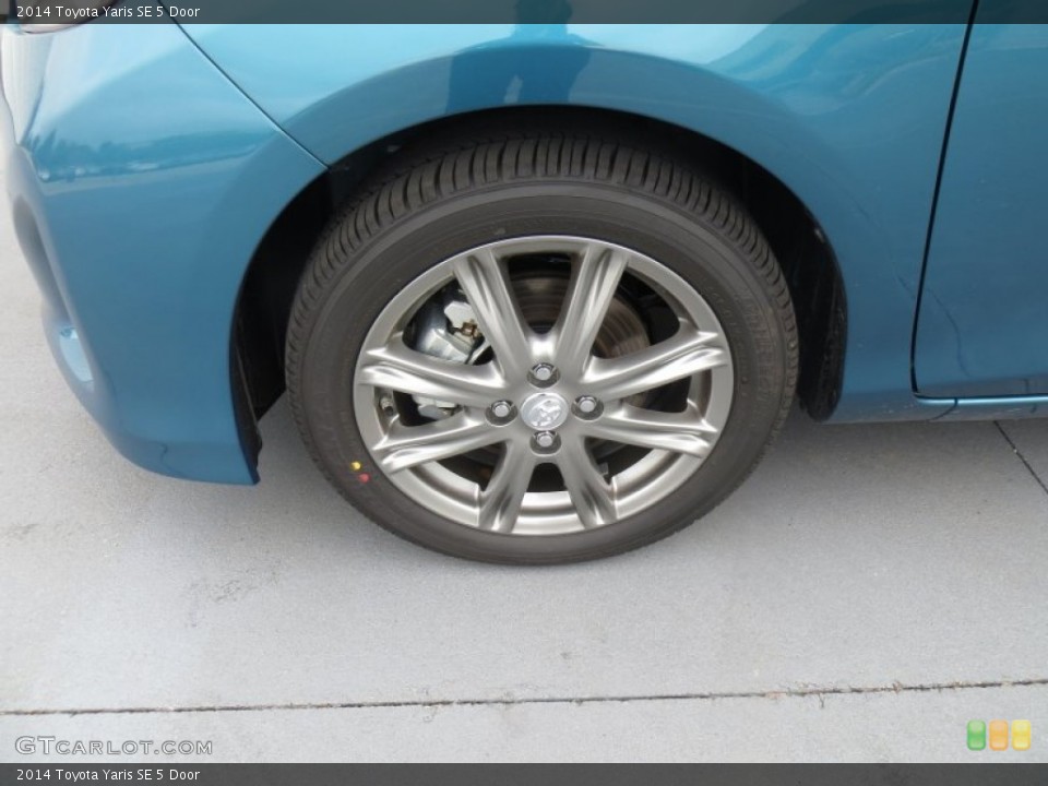 2014 Toyota Yaris SE 5 Door Wheel and Tire Photo #88227240
