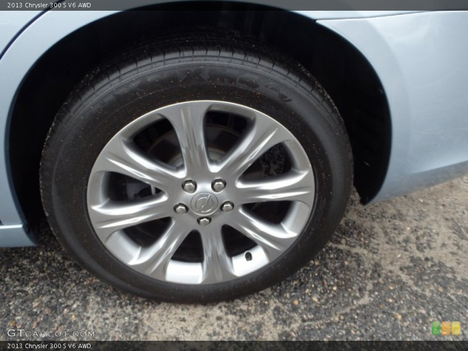 2013 Chrysler 300 S V6 AWD Wheel and Tire Photo #88337281