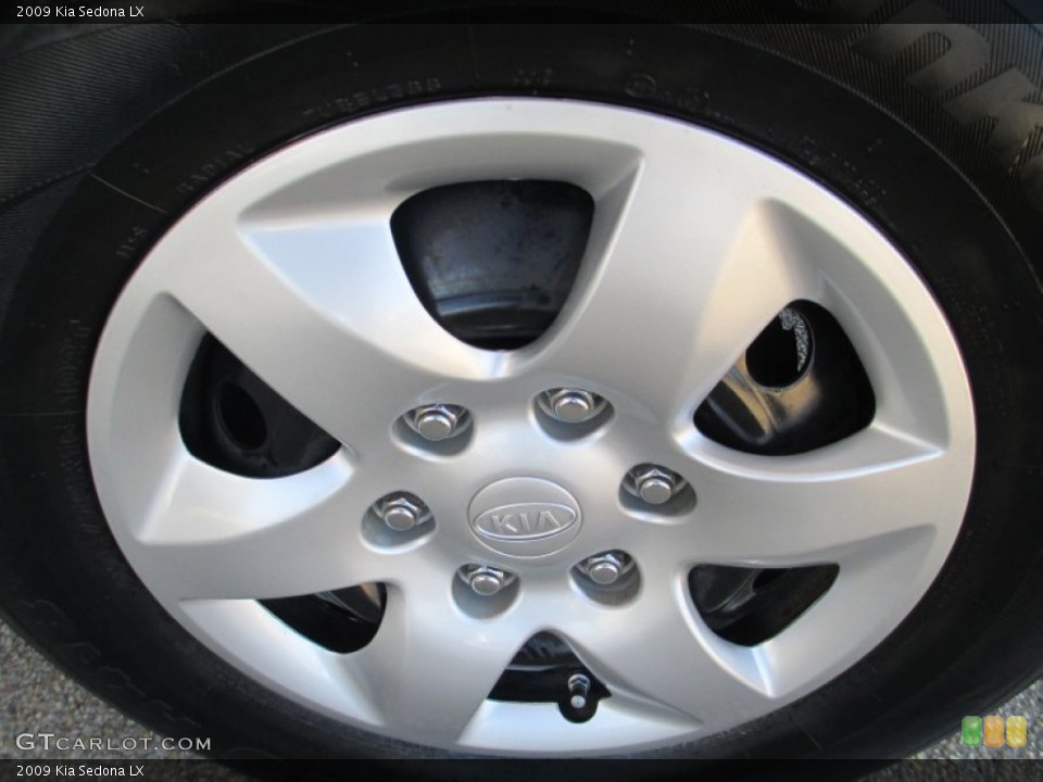 2009 Kia Sedona LX Wheel and Tire Photo #88371182