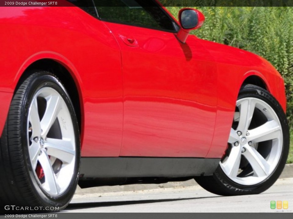 2009 Dodge Challenger SRT8 Wheel and Tire Photo #88412838
