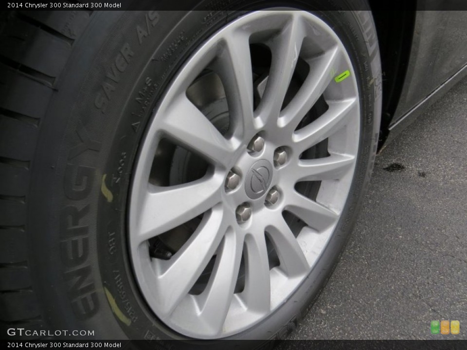 2014 Chrysler 300  Wheel and Tire Photo #88639387
