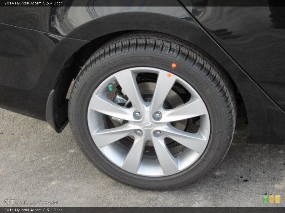 2014 Hyundai Accent Wheels and Tires