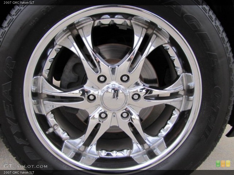 2007 GMC Yukon Custom Wheel and Tire Photo #88841041