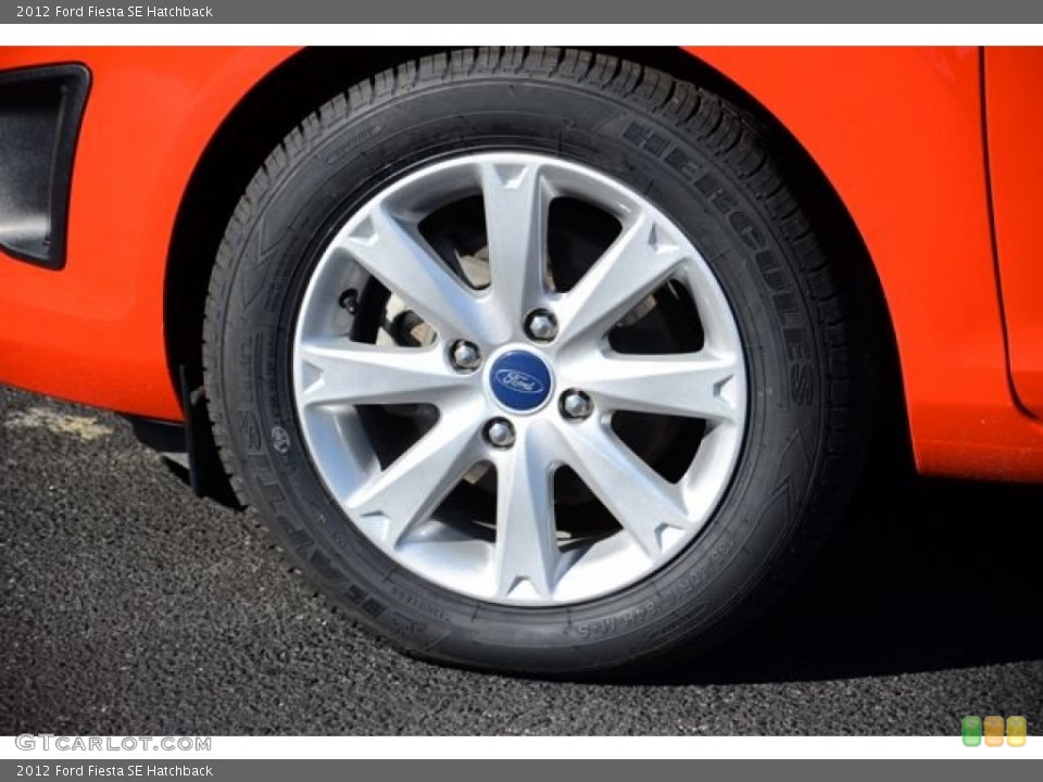 2012 Ford Fiesta SE Hatchback Wheel and Tire Photo #88986148