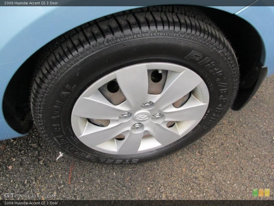 2009 Hyundai Accent GS 3 Door Wheel and Tire Photo #89053739