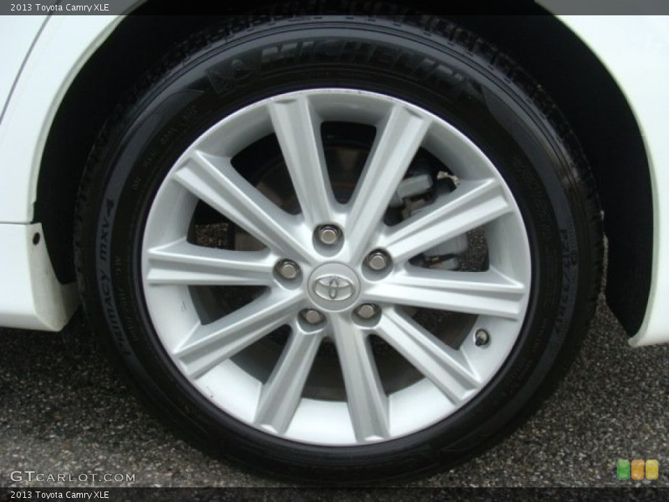 2013 Toyota Camry XLE Wheel and Tire Photo #89058413