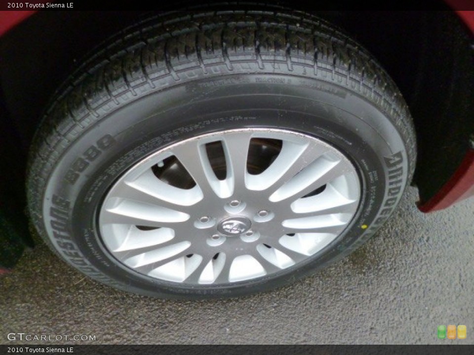 2010 Toyota Sienna LE Wheel and Tire Photo #89587541