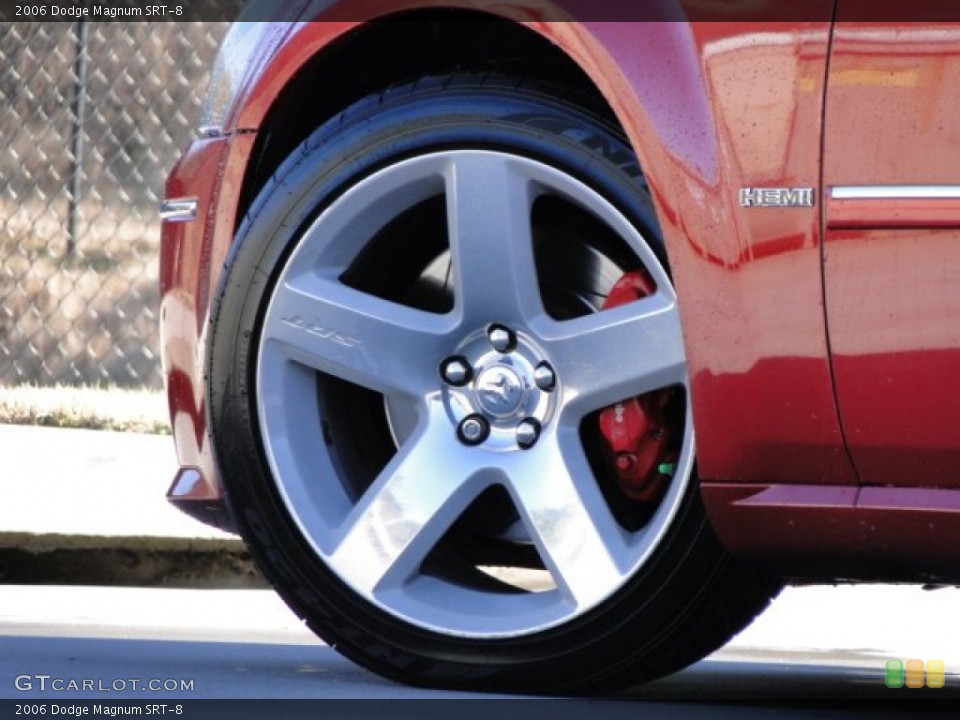 2006 Dodge Magnum SRT-8 Wheel and Tire Photo #89681157