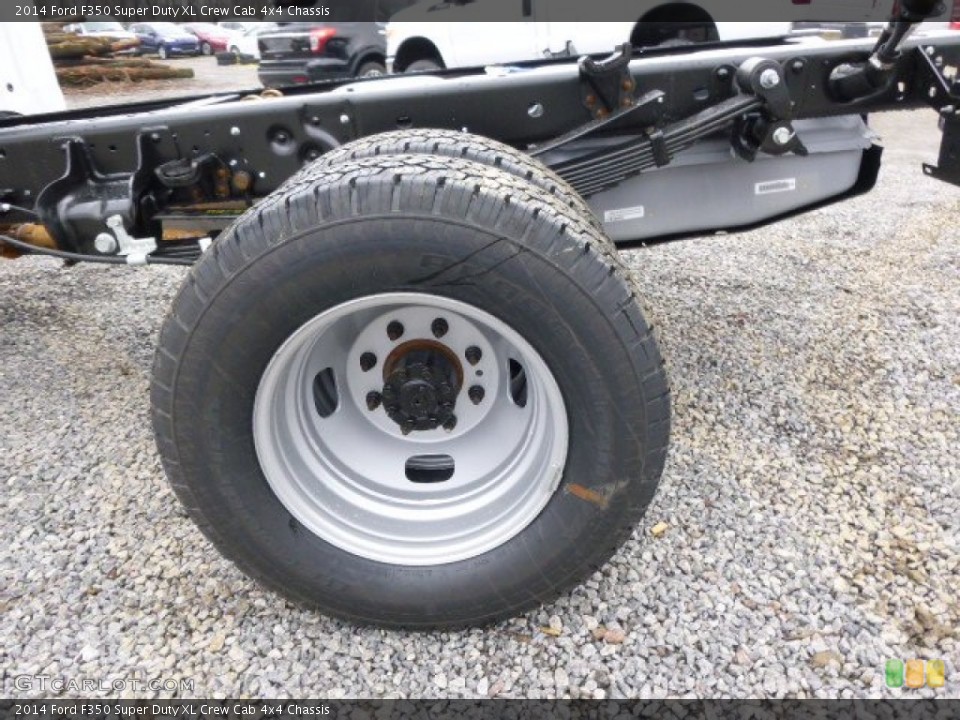 2014 Ford F350 Super Duty XL Crew Cab 4x4 Chassis Wheel and Tire Photo #89694444