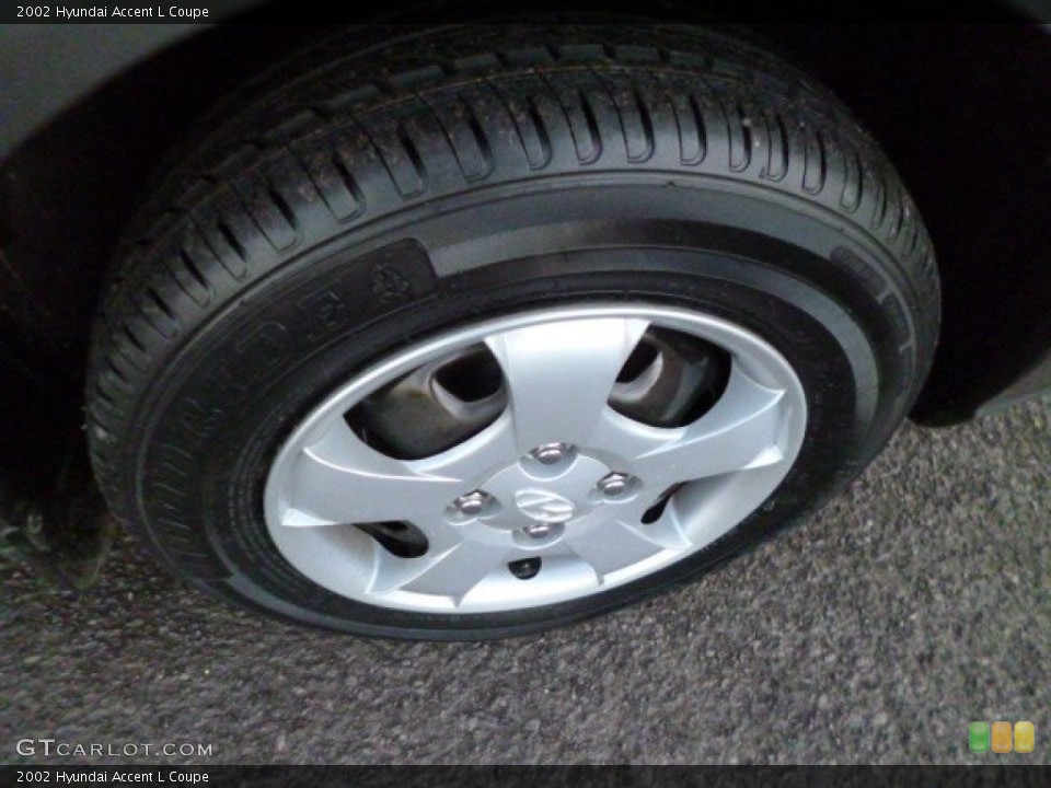 2002 Hyundai Accent L Coupe Wheel and Tire Photo #89736196
