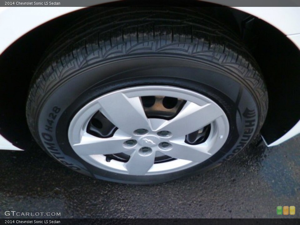 2014 Chevrolet Sonic LS Sedan Wheel and Tire Photo #89876341