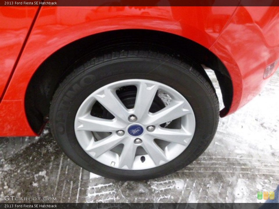 2013 Ford Fiesta SE Hatchback Wheel and Tire Photo #89892691