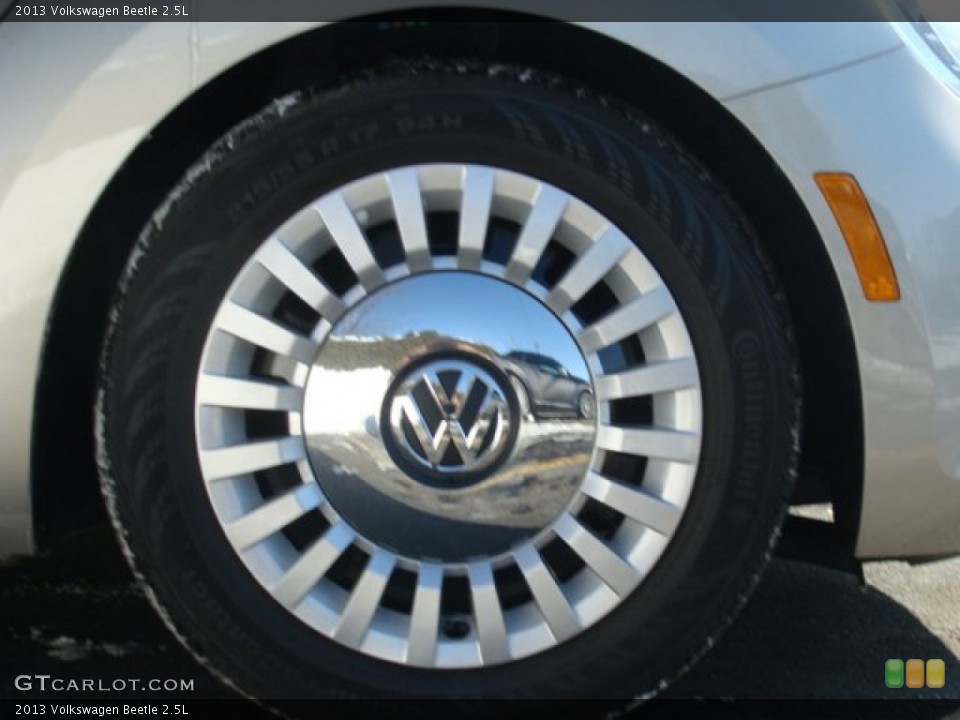 2013 Volkswagen Beetle 2.5L Wheel and Tire Photo #89981588