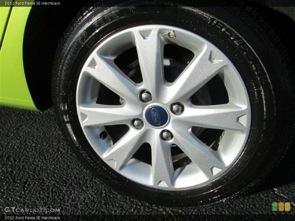 2012 Ford Fiesta SE Hatchback Wheel and Tire Photo #90104106