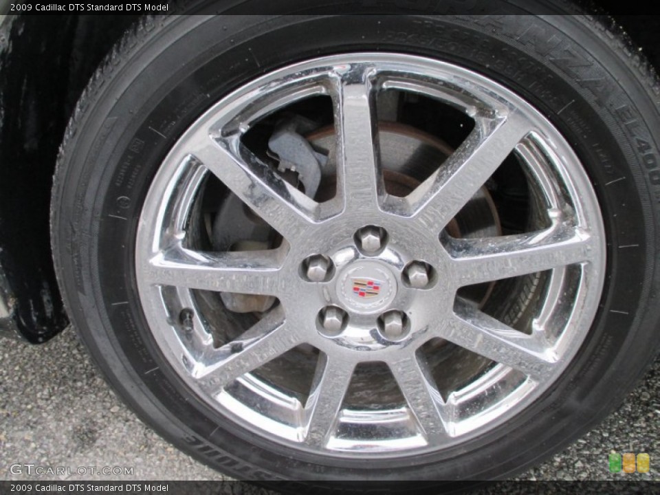 2009 Cadillac DTS  Wheel and Tire Photo #90112974