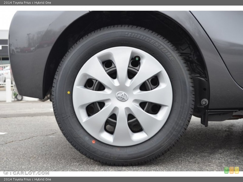 2014 Toyota Prius c Hybrid One Wheel and Tire Photo #90299643