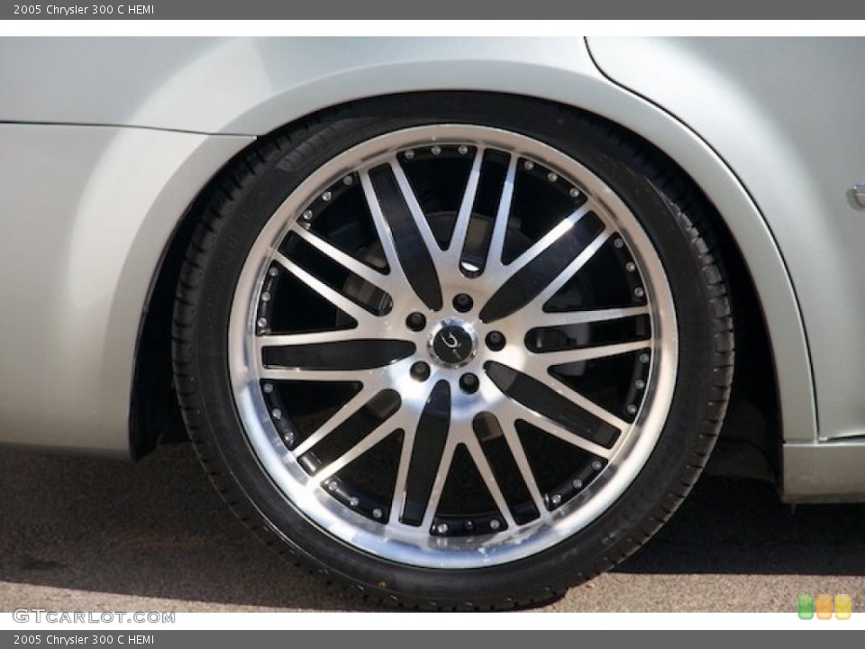2005 Chrysler 300 Custom Wheel and Tire Photo #90334134