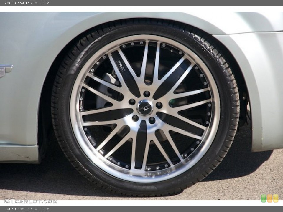 2005 Chrysler 300 Custom Wheel and Tire Photo #90334140