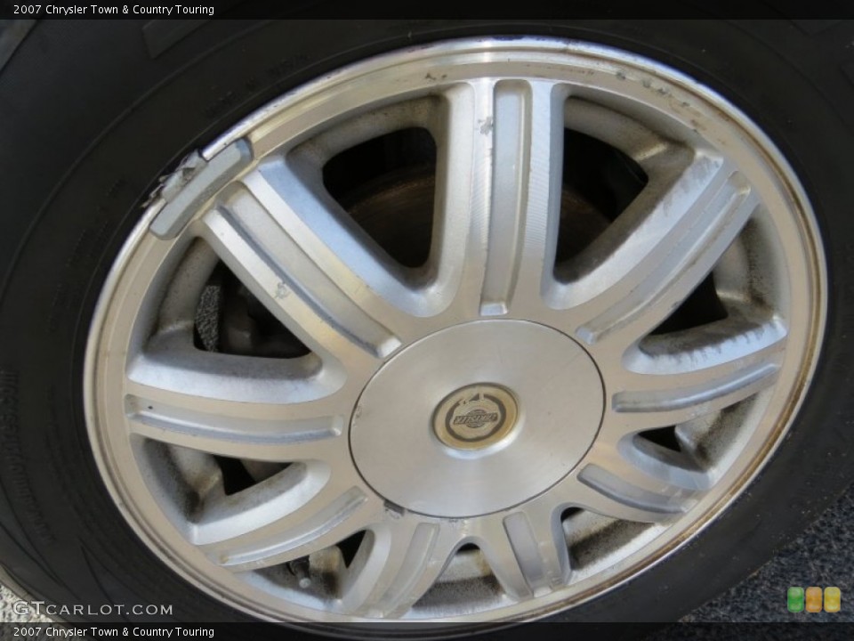 2007 Chrysler Town & Country Touring Wheel and Tire Photo #90435021