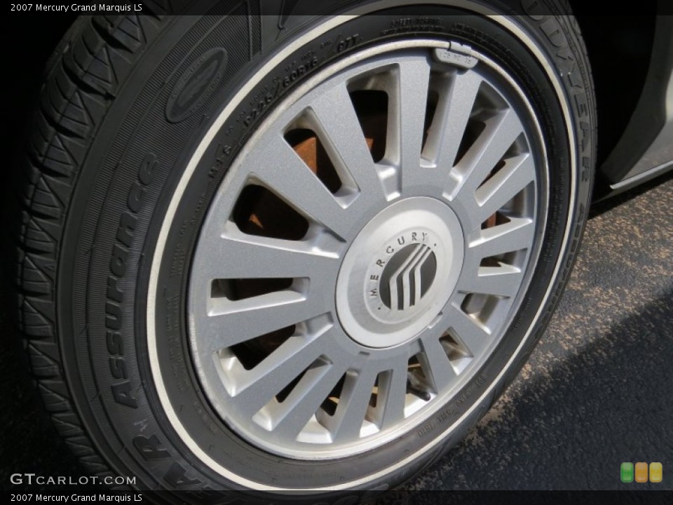 2007 Mercury Grand Marquis LS Wheel and Tire Photo #90435527