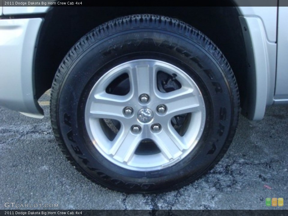 2011 Dodge Dakota Big Horn Crew Cab 4x4 Wheel and Tire Photo #90494607