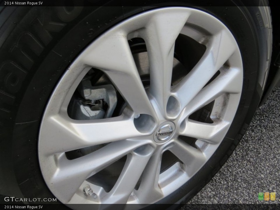 2014 Nissan Rogue SV Wheel and Tire Photo #90661576