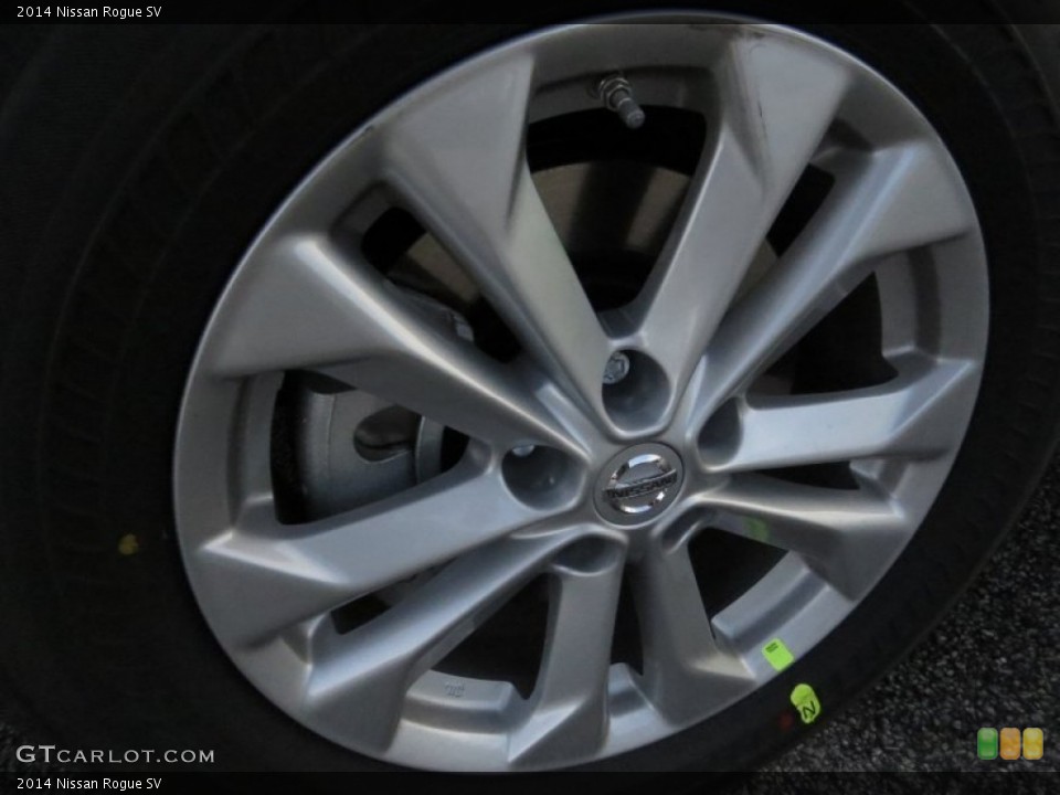 2014 Nissan Rogue SV Wheel and Tire Photo #90663679