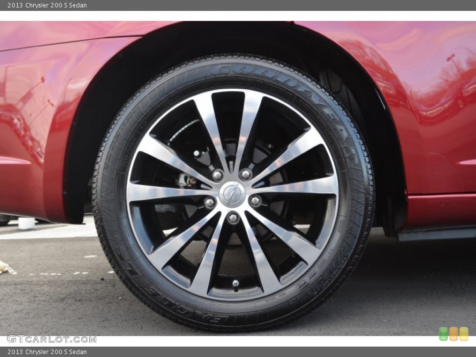 2013 Chrysler 200 S Sedan Wheel and Tire Photo #90819534