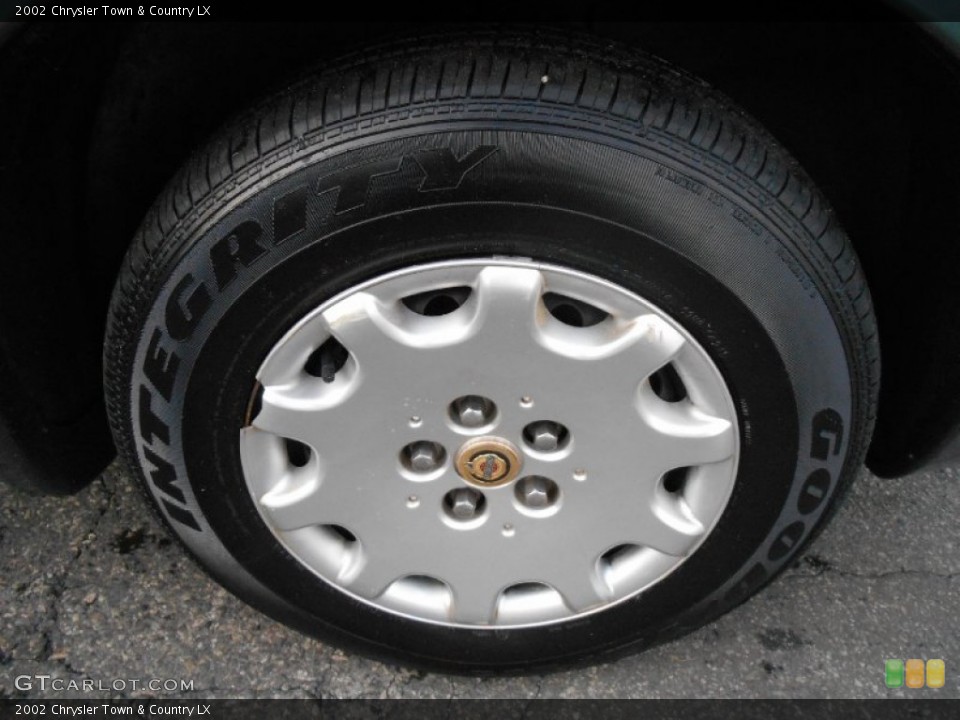 2002 Chrysler Town & Country LX Wheel and Tire Photo #90908953