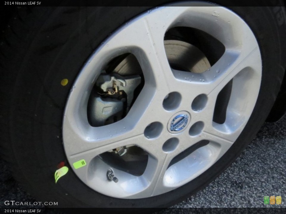 2014 Nissan LEAF SV Wheel and Tire Photo #91166221