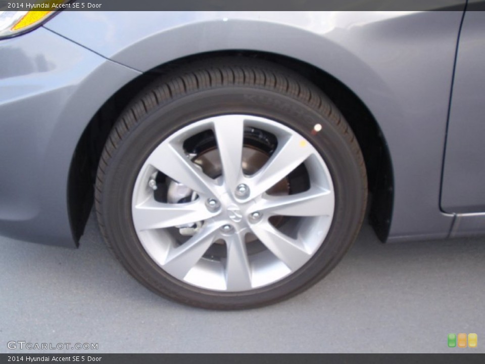2014 Hyundai Accent SE 5 Door Wheel and Tire Photo #91666913