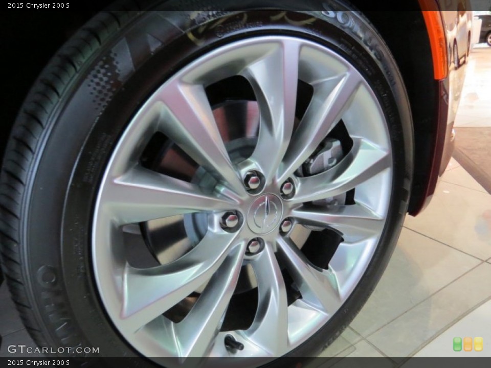 2015 Chrysler 200 S Wheel and Tire Photo #93644881