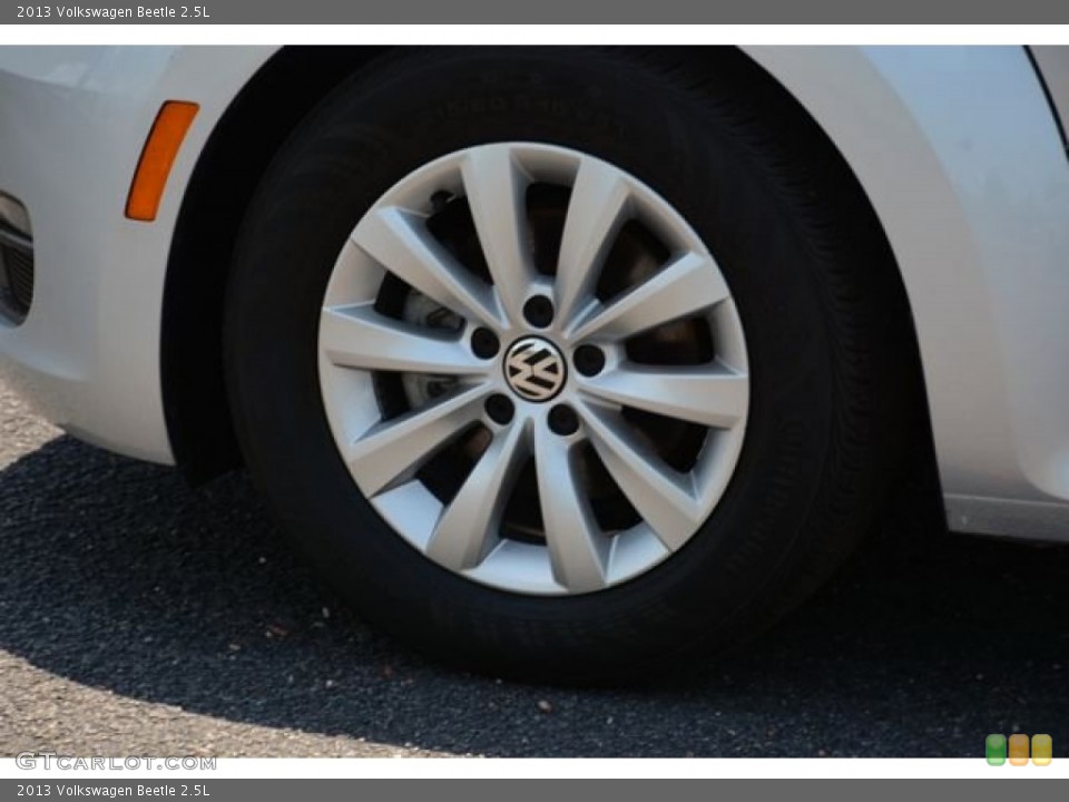 2013 Volkswagen Beetle 2.5L Wheel and Tire Photo #93700544