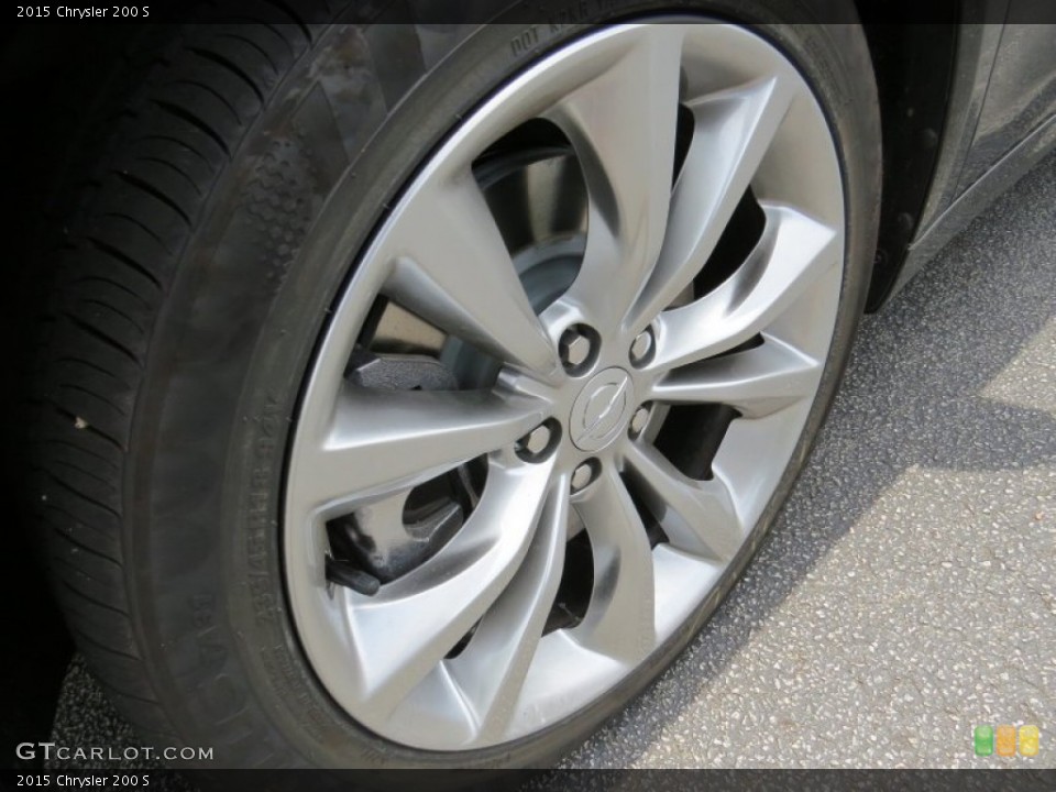 2015 Chrysler 200 S Wheel and Tire Photo #93998233