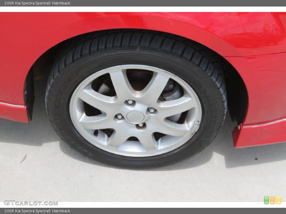 2006 Kia Spectra Spectra5 Hatchback Wheel and Tire Photo #94079528