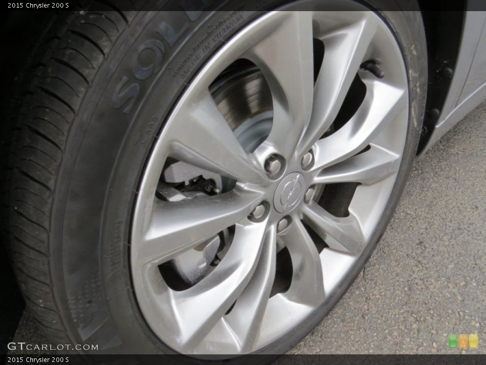 2015 Chrysler 200 S Wheel and Tire Photo #94429826
