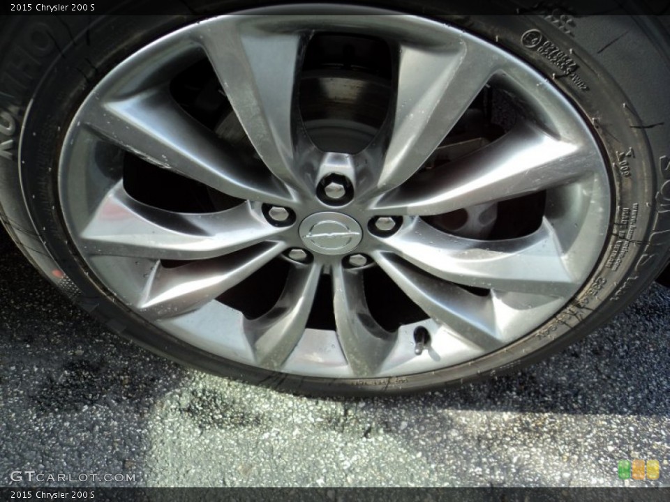 2015 Chrysler 200 S Wheel and Tire Photo #94780428