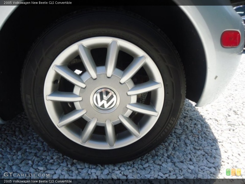 2005 Volkswagen New Beetle GLS Convertible Wheel and Tire Photo #94923162