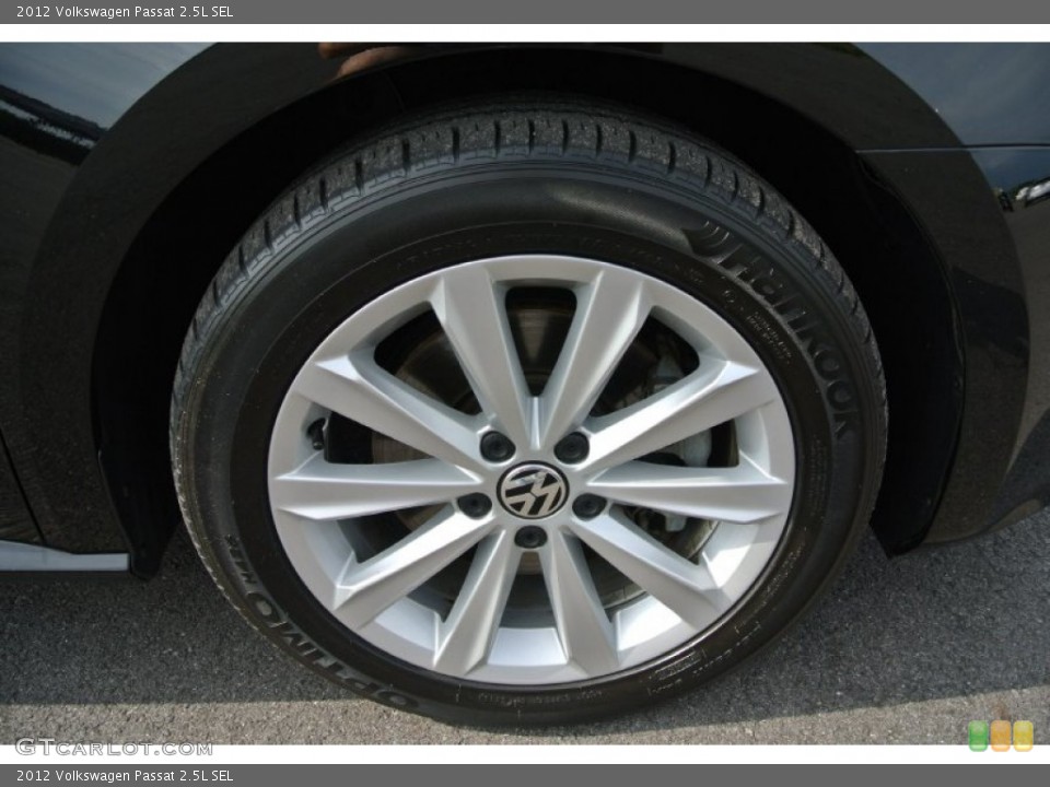 2012 Volkswagen Passat 2.5L SEL Wheel and Tire Photo #94930041